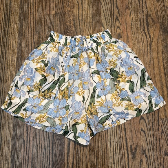 Showpo. Pants - showpo Amalie The Label Estella Relaxed Shorts size 2